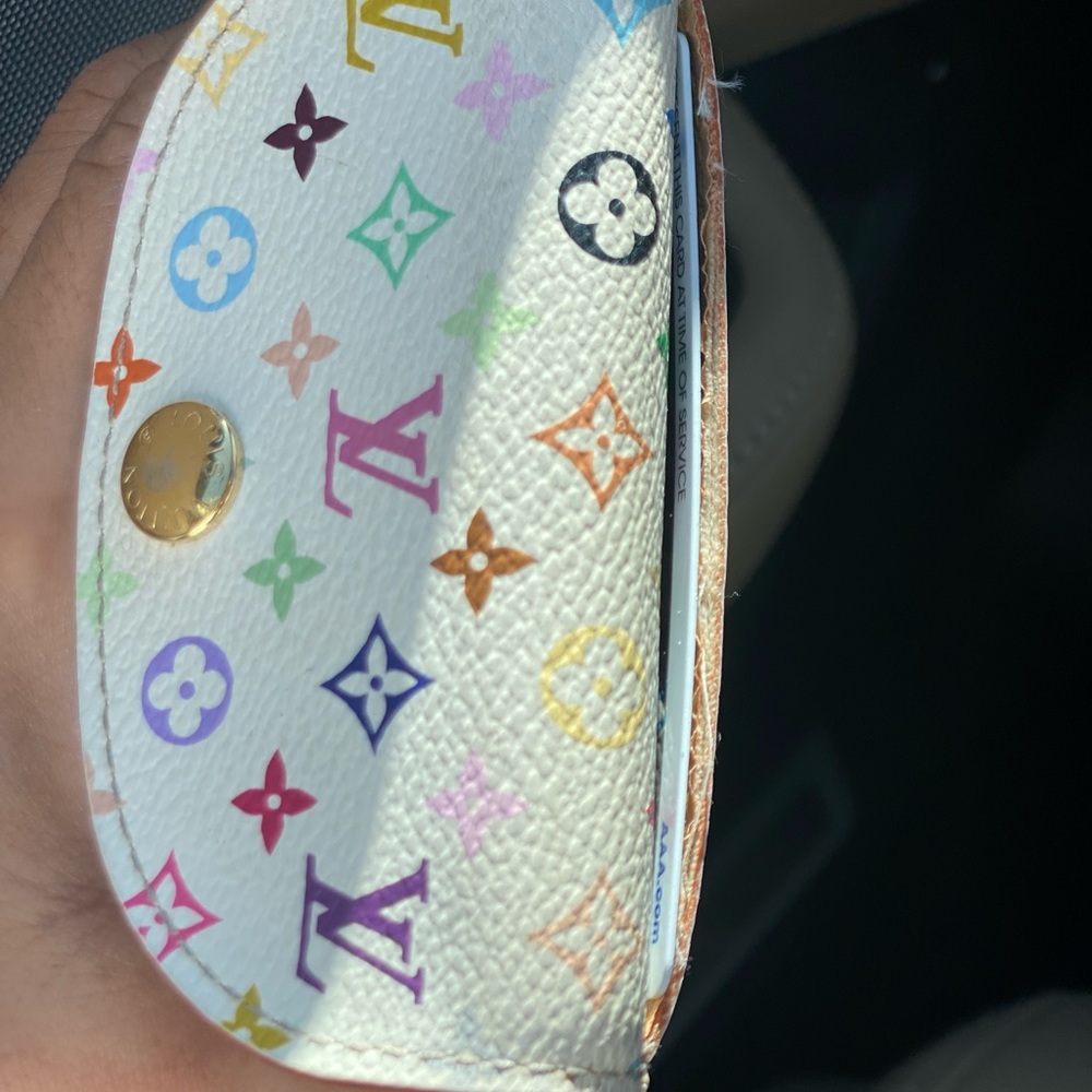 Reposhing  🤩 LV White Multicolor Flap Card coin case holder wallet 💚💛💗💙❤️💜 - Picture 15 of 16